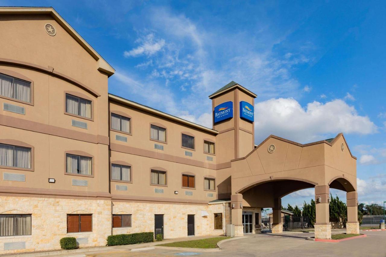 Baymont By Wyndham Cuero Hotel Exterior foto