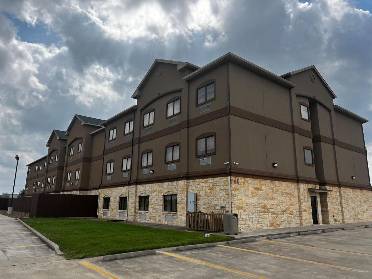 Baymont By Wyndham Cuero Hotel Exterior foto