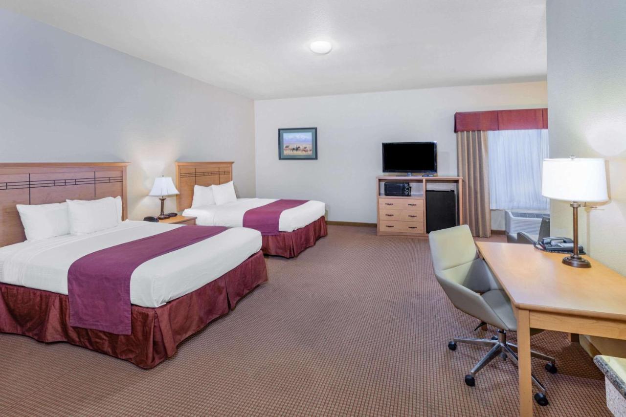 Baymont By Wyndham Cuero Hotel Exterior foto